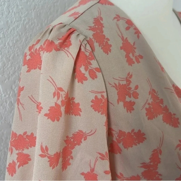 Kaileigh | Floral Peplum Blouse (M) - Picture 4 of 5